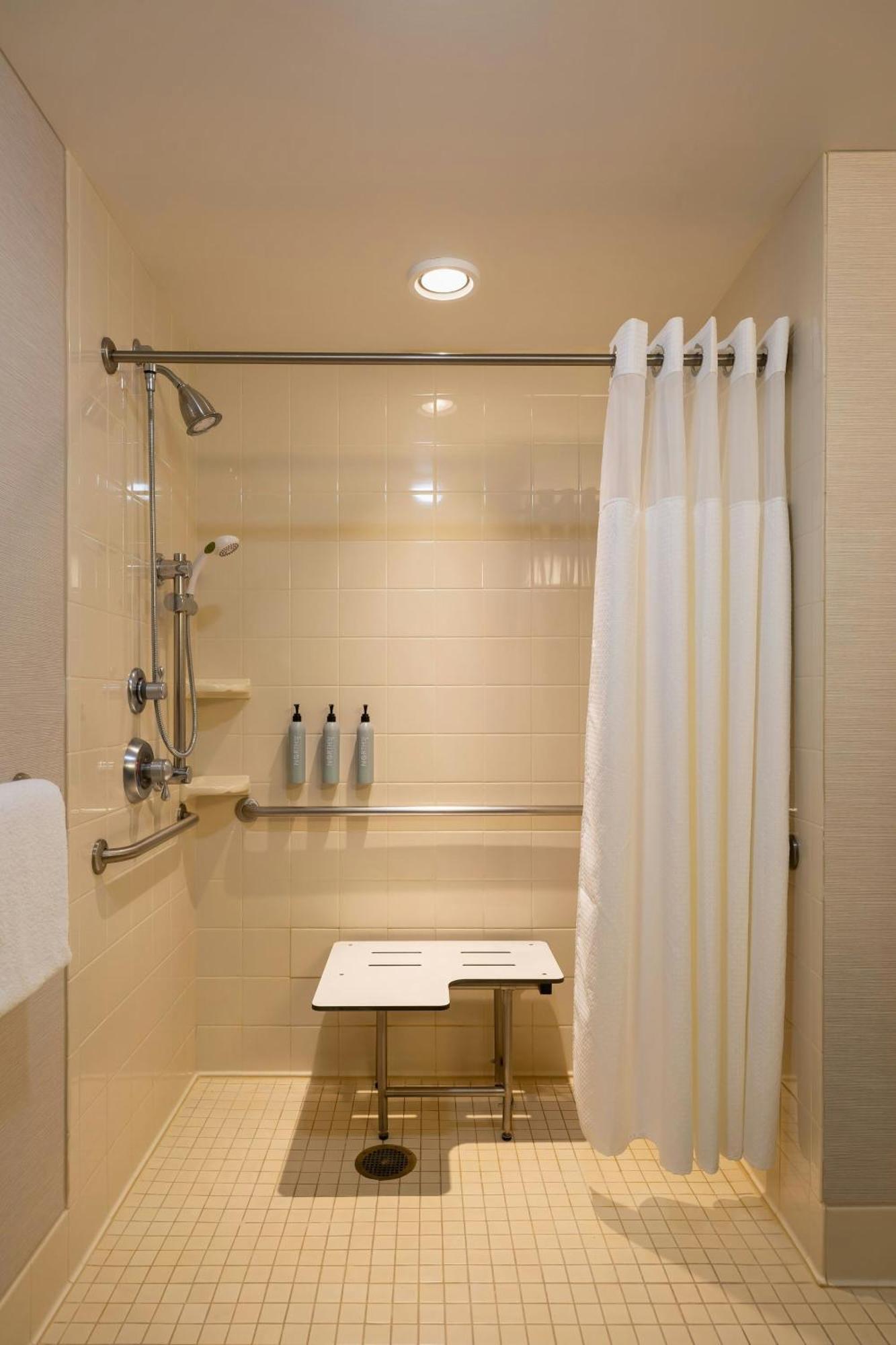 Courtyard By Marriott Madison West / Middleton Ξενοδοχείο Εξωτερικό φωτογραφία